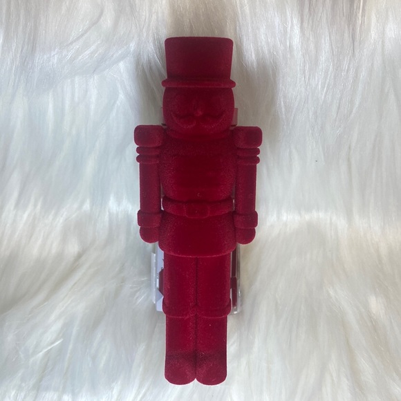 “NUTCRACKER” Wallflowers Fragrance Plug by BBW, Christmas Red Felted, NWT-Sealed - Picture 5 of 8